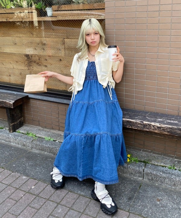 イエロー