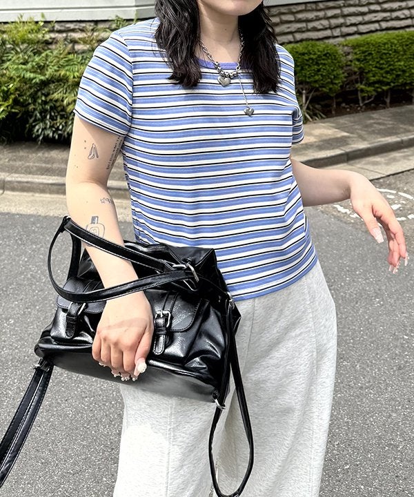 ブルー