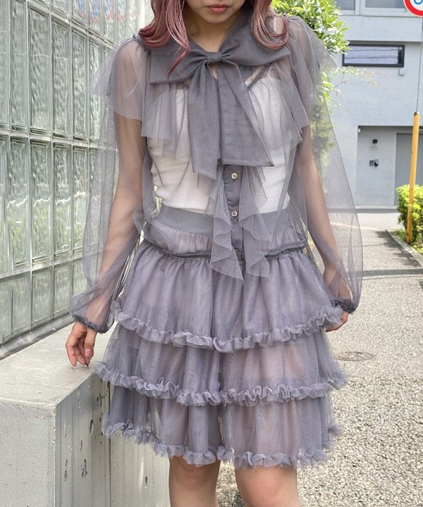 グレー