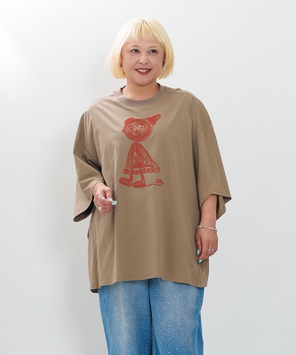 ベージュ