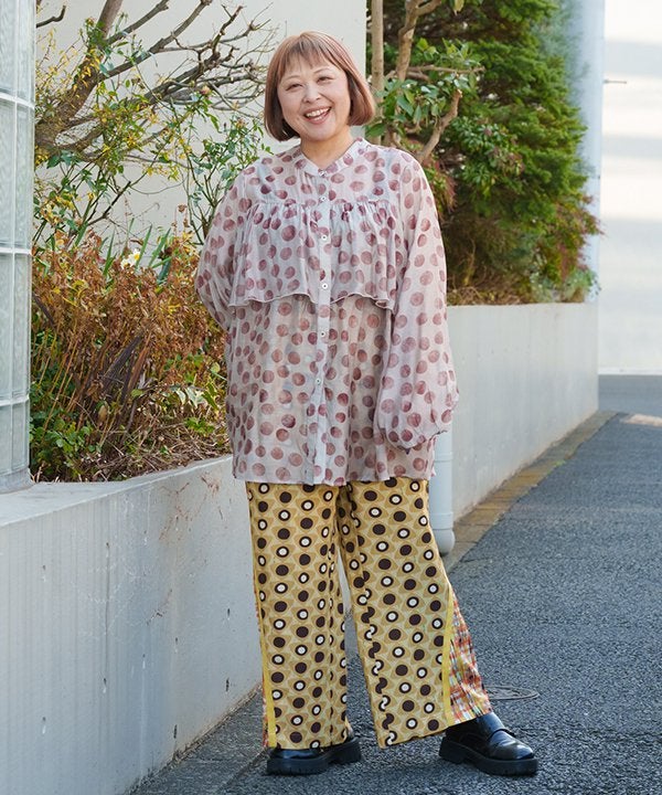 ベージュ