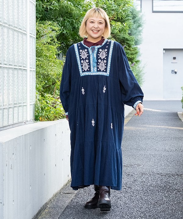 ブルー