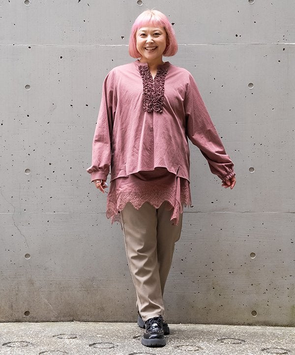 ベージュ