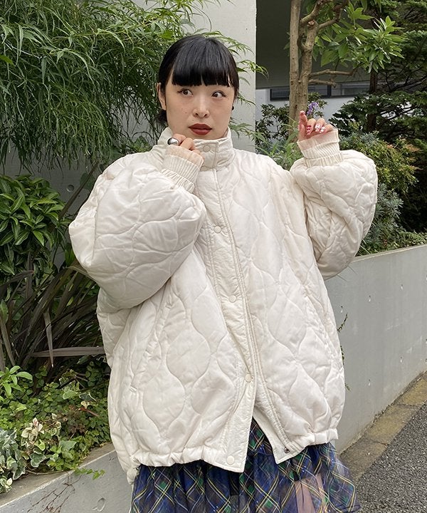 アイボリー