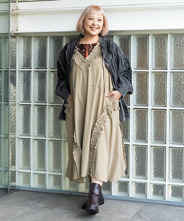 ベージュ