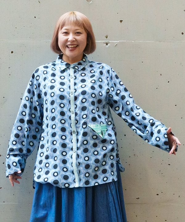 ブルー