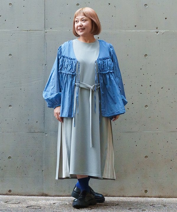 ブルー
