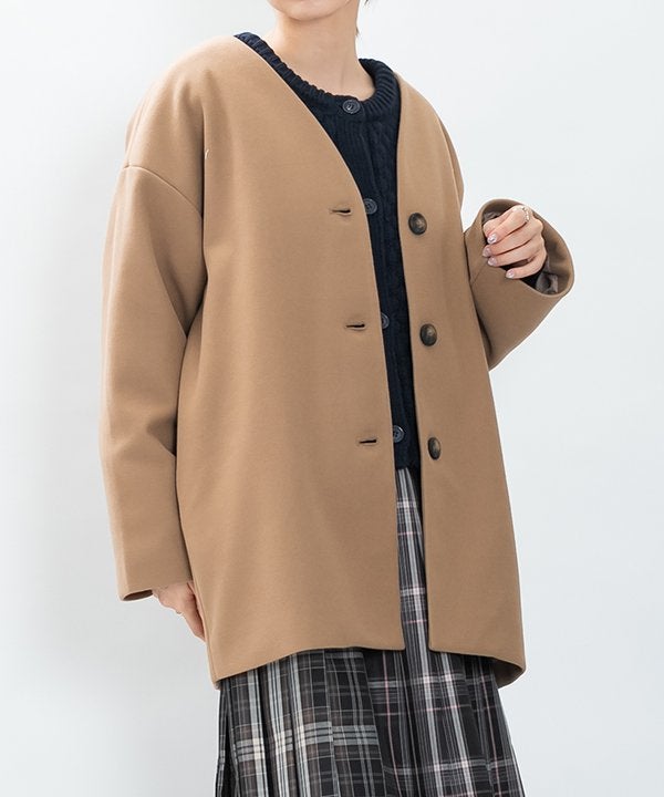 ベージュ